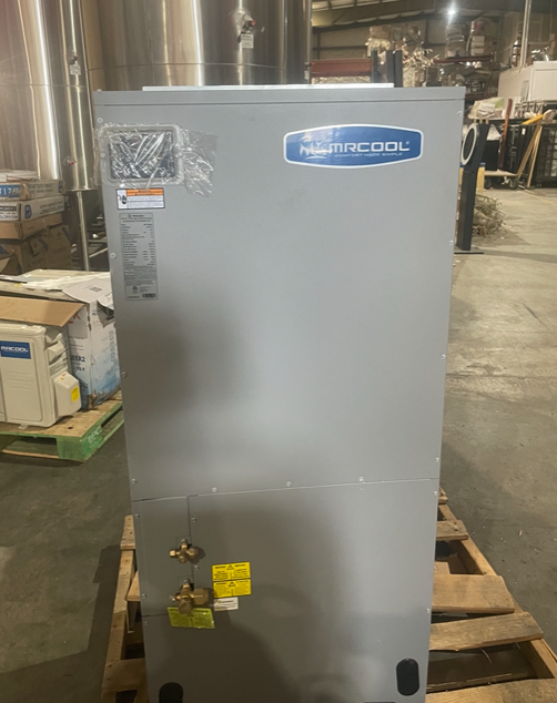 Grade A - MRCOOL Universal 4-5 Ton 18 SEER Central Heat Pump Split System - (S&D)