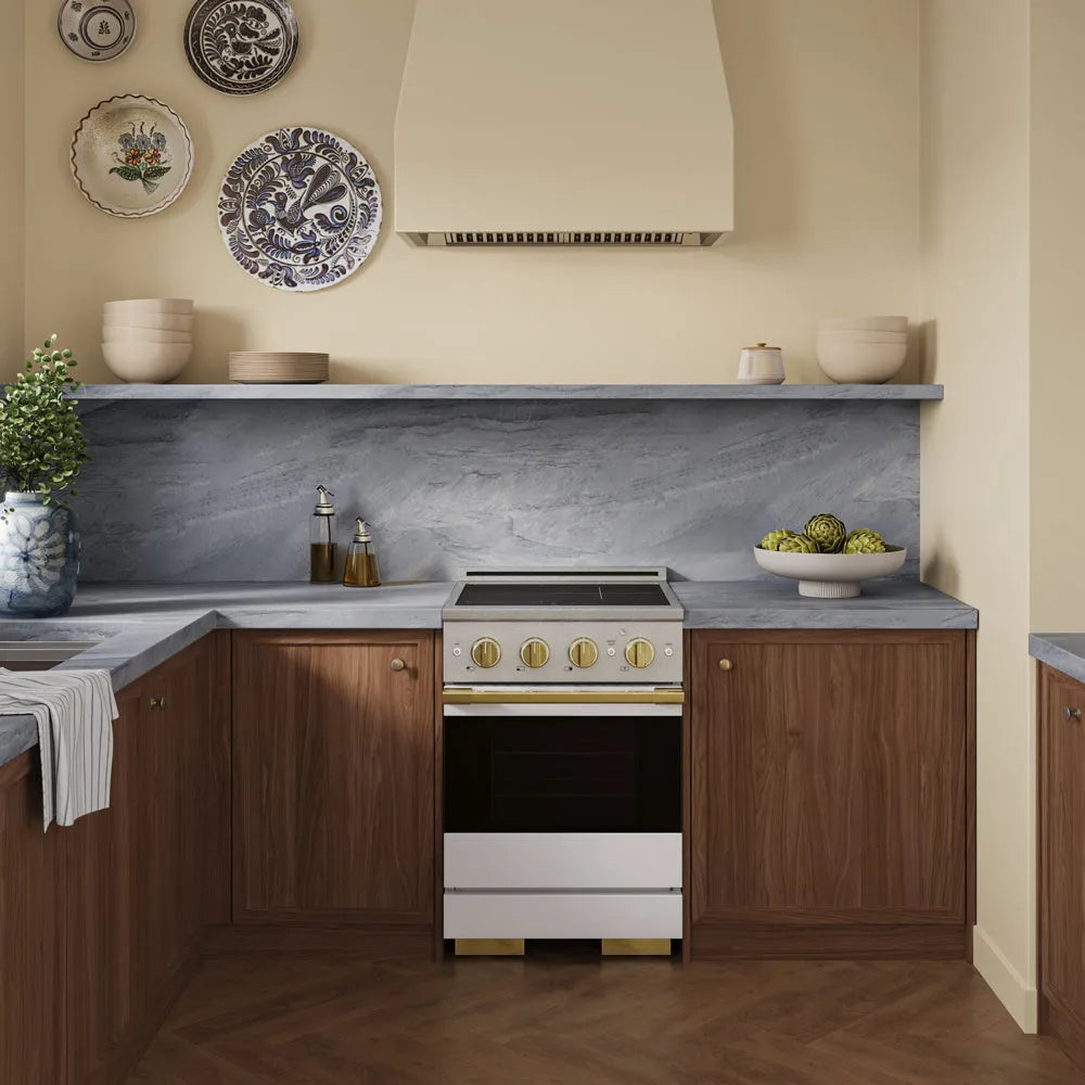 ZLINE Autograph Edition Marino 24-inch range in satin stainless steel with white matte door and polished gold accents MINRSZ-WM-24-G, view 2