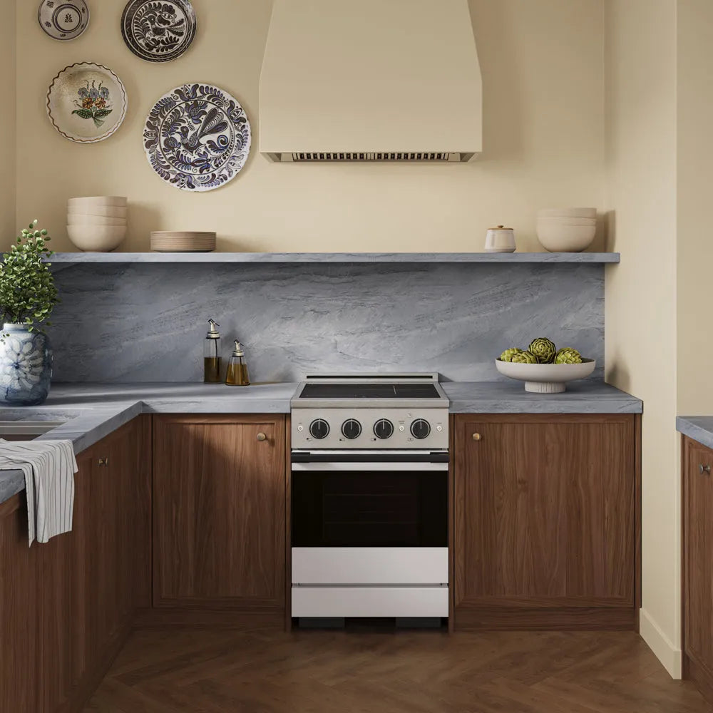 ZLINE Autograph Edition Marino 24-inch range in satin stainless steel with white matte door and matte black accents MINRSZ-WM-24-MB, view 2