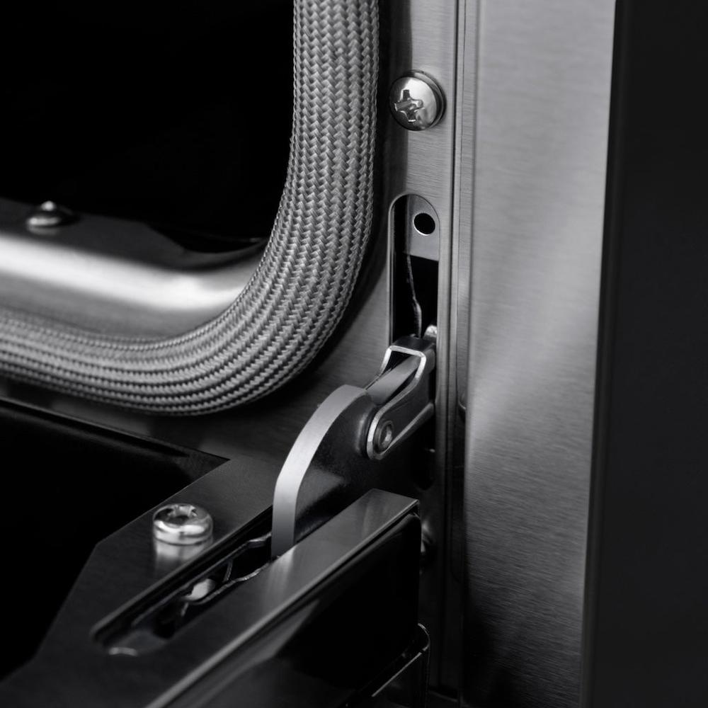 ZLINE Paramount 30-inch range in black stainless steel SGRB-BR-30, detail