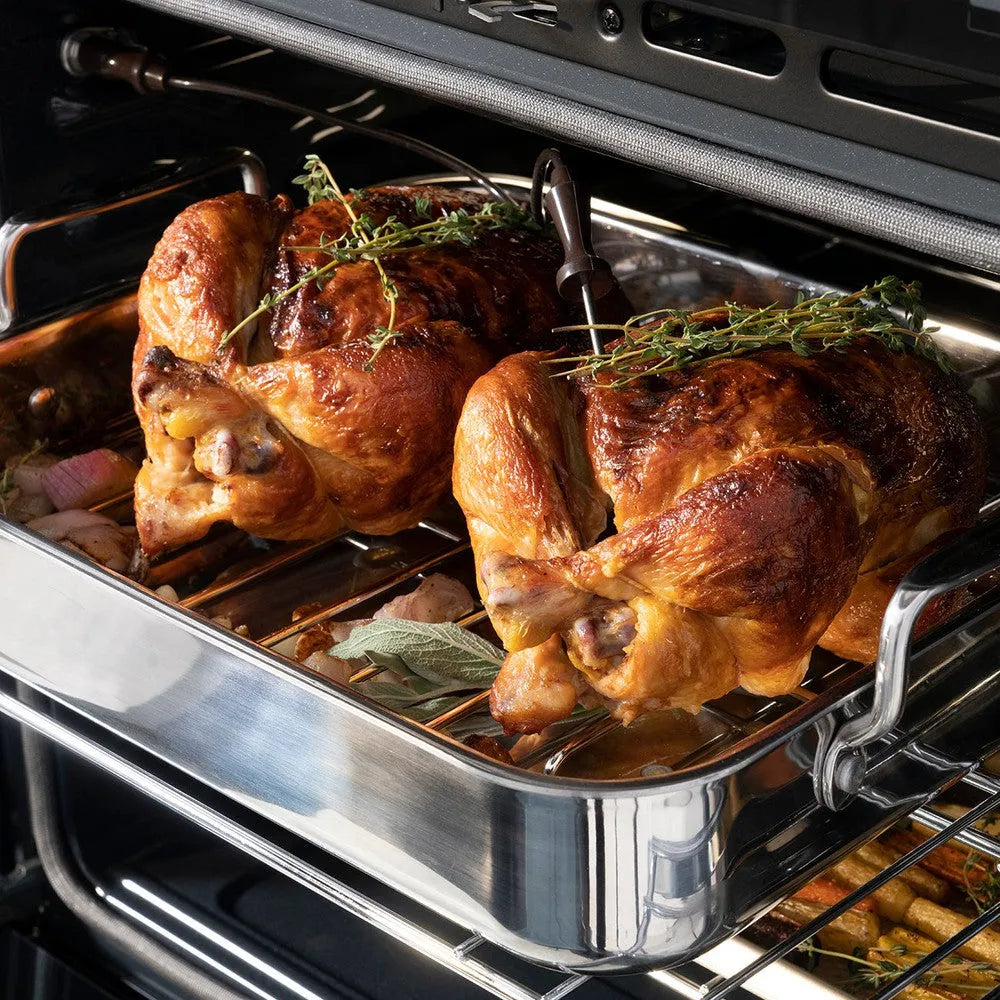 ZLINE Professional 30-inch wall oven in stainless steel with white matte door WAD-WM-30, detail
